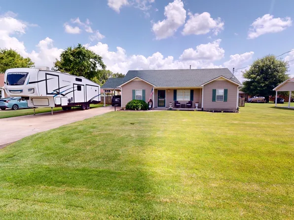 40 Kirk Cir, Dyersburg, TN 38024