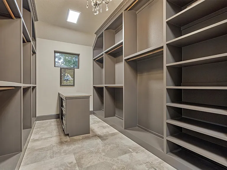 39 Wycliffe Dr — Photo 31