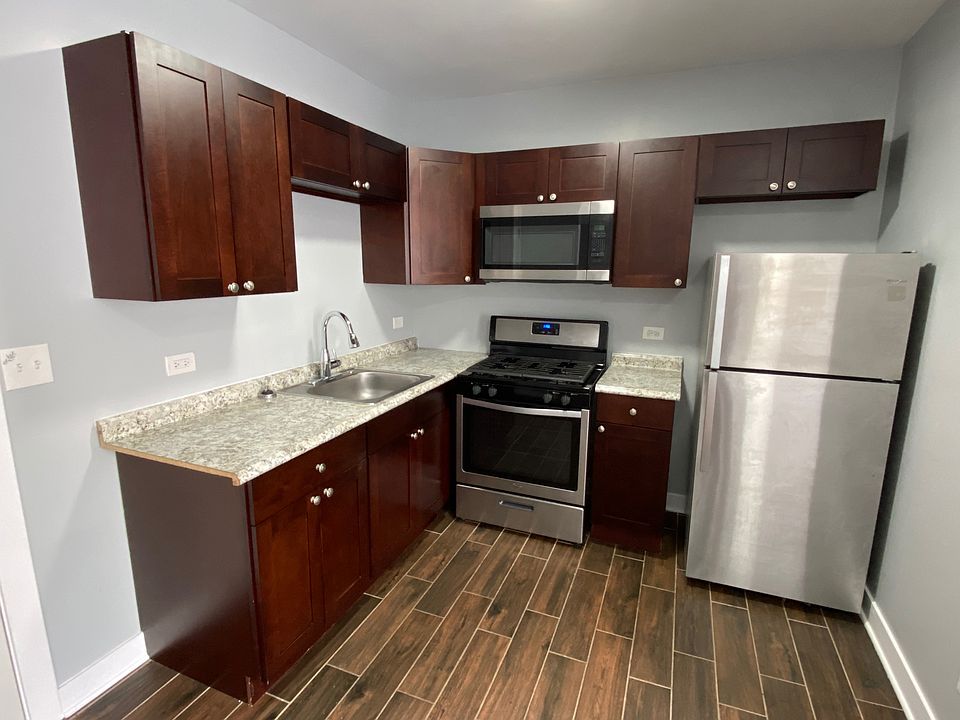 1st image of 4342 W Washington Blvd #306