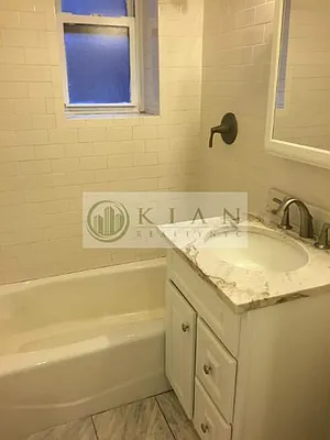 Rented by Kian Realty | media 18