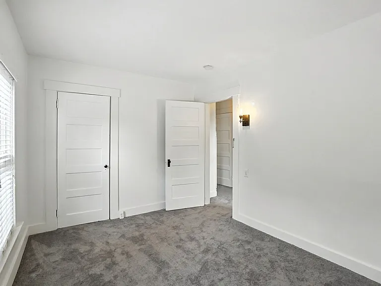 218 Brown St — Photo 31