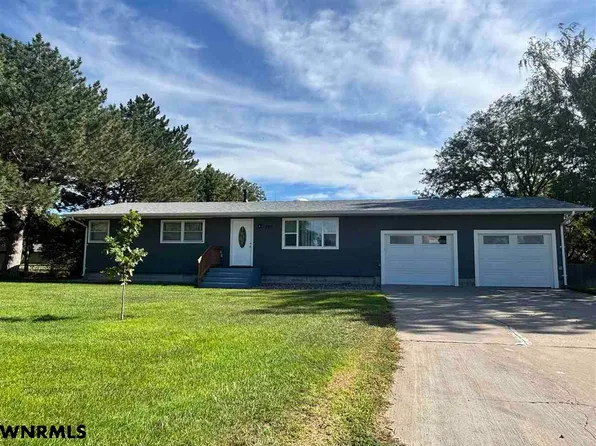 105 E 13th St, Bayard, NE 69334