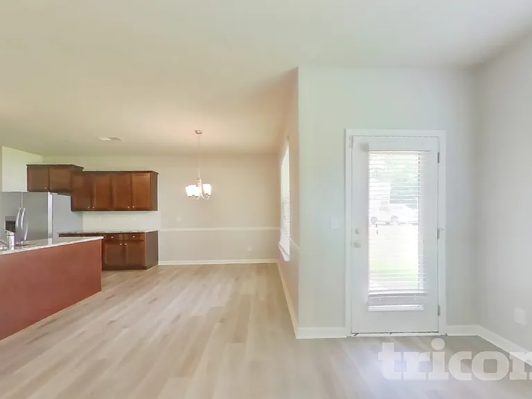 2314 Shady Dr — Photo 2