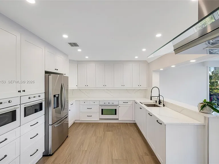 2309 Desota Dr — Photo 12