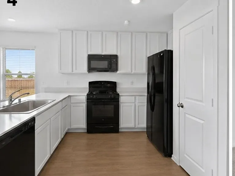7709 Reese St — Photo 3