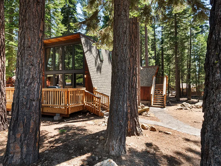 5613 Rhodesia Rd — Photo 23