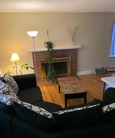 822 W Beaver Ave #A — Photo 2