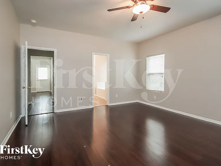 1018 Lamson Ct — Photo 8