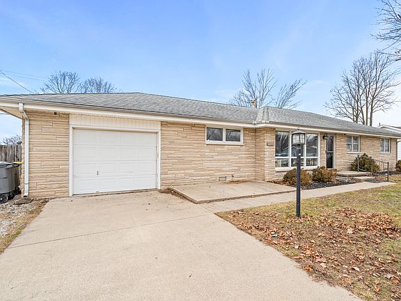 3rd image of 1705 Murray Hill Dr