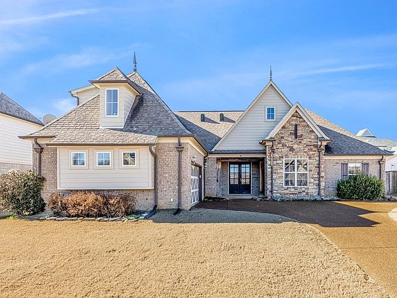 2nd image of 210 Cross Creek Dr