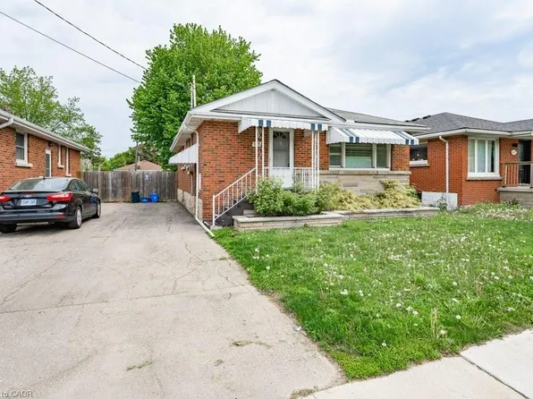 305 Mohawk Rd E, Hamilton, ON L9A 2J5