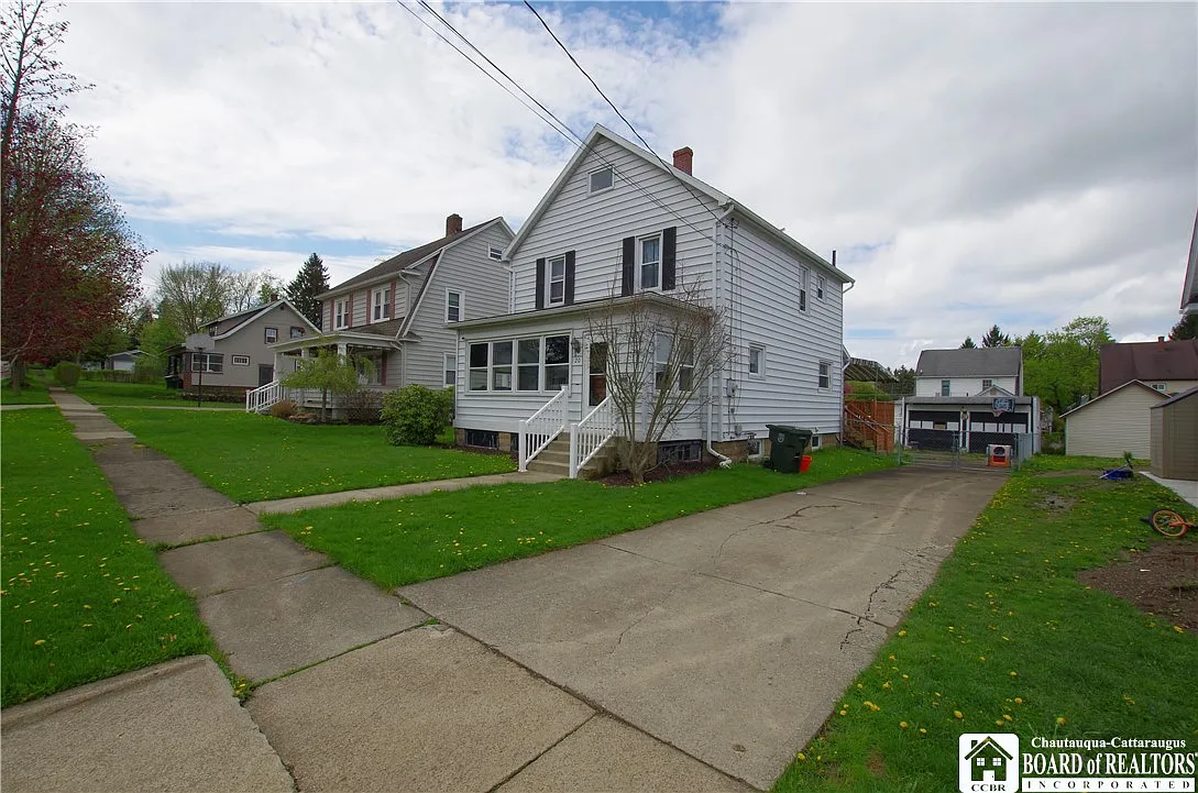20 Elam Ave photo 1