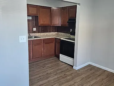 Building Photo - Catalina Apartments