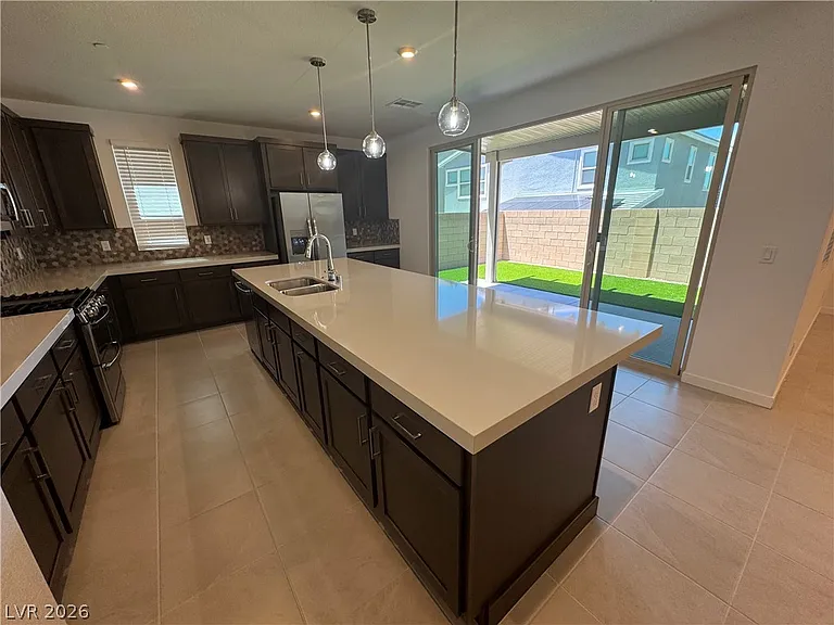 3262 Fountaintree Ave — Photo 10