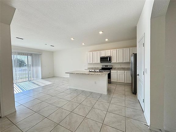 3rd image of 401 FELTRIM RESERVE BOULEVARD