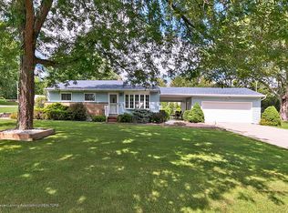 921 Bon Air Rd, Lansing, MI 48917