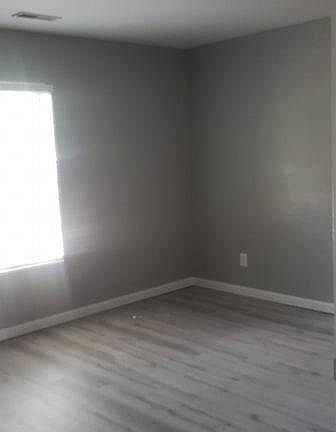 4th image of 12 Fox Hollow Dr