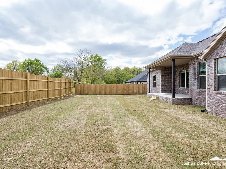 6027 W Mecklin St — Photo 8