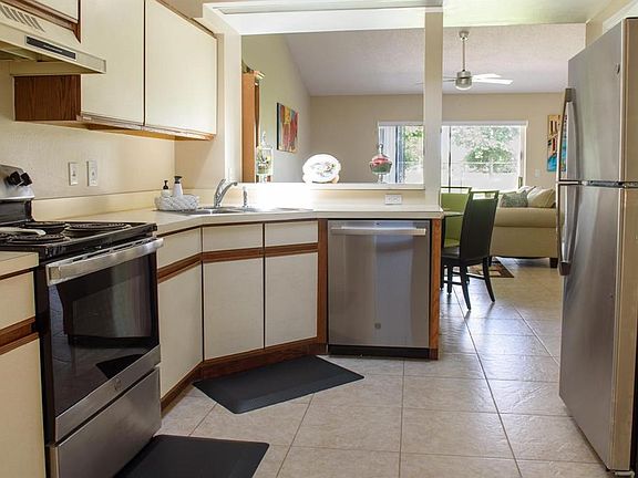 4th image of 13329 Laver Ln