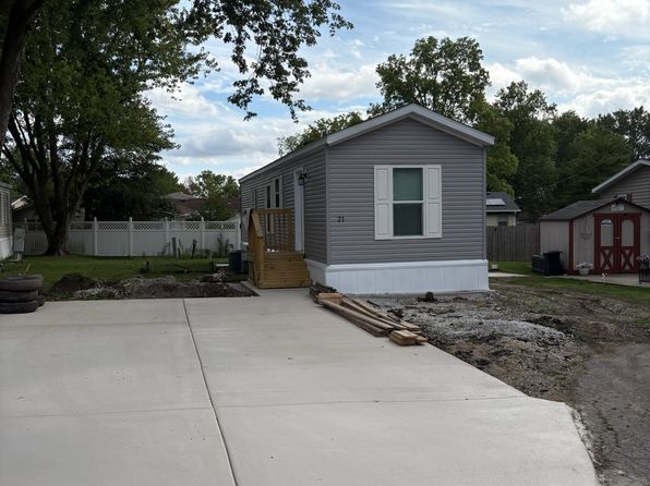 21 Maple Ln #21