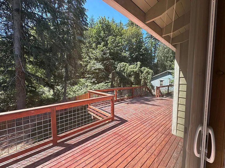 1479 Greenville Dr — Photo 10