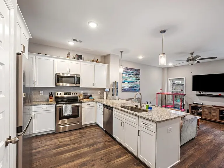 2738 Wind Gap Dr — Photo 10