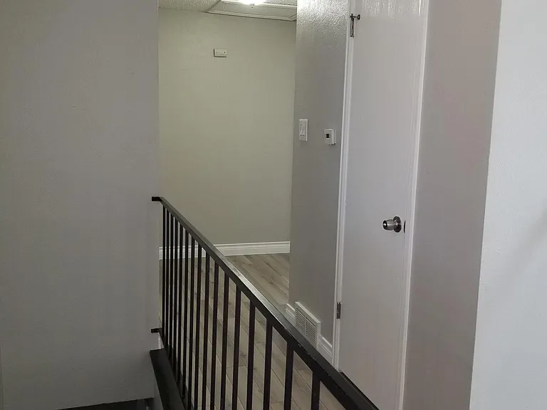 2058 Sumac St — Photo 17