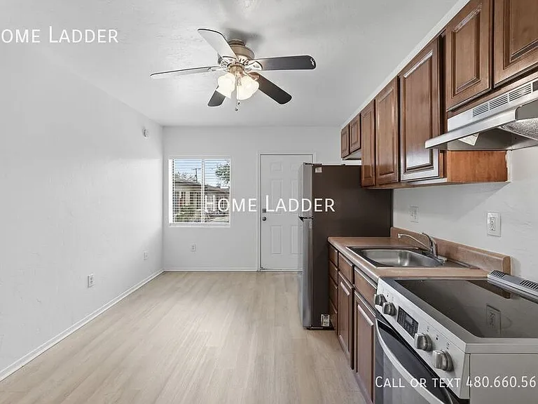 2115 N Oracle Rd #1107 — Photo 4