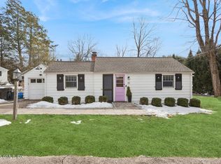 30 Knapp Ln, New Canaan, CT 06840