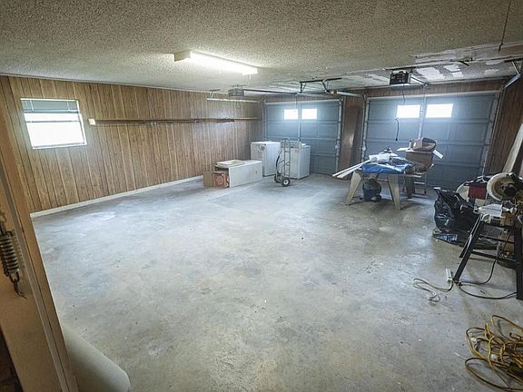 4th image of 813 N 19th Ave