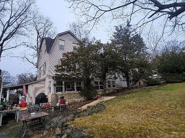 2 Webb Ct, Park Ridge, NJ 07656