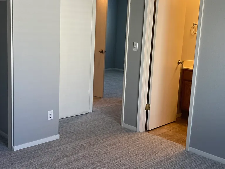 2460 Avignon Cir — Photo 15