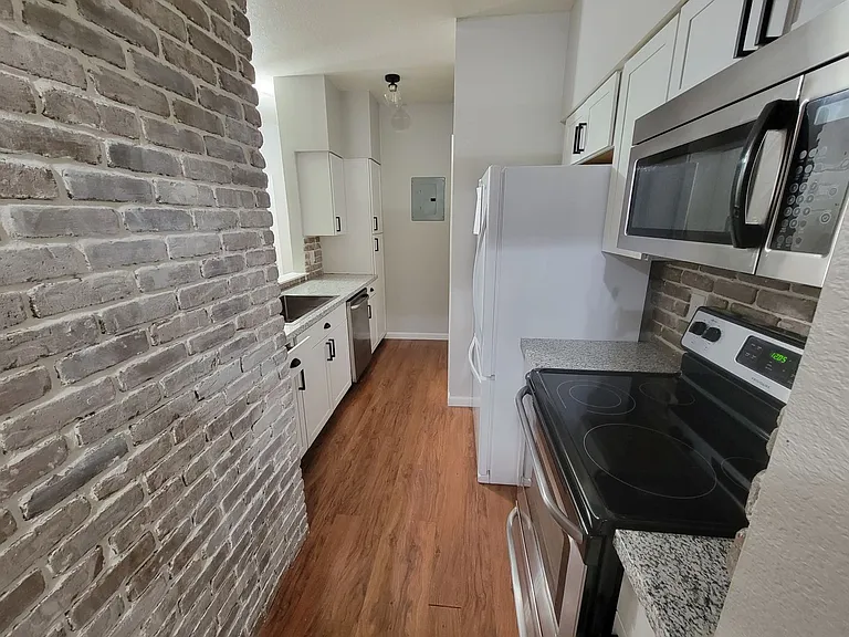 7438 Singing Hills Dr — Photo 4