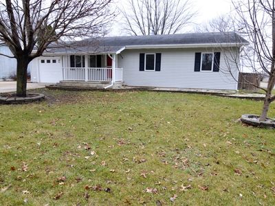 328 Burger Ln, Fairfax, IA, 52228
