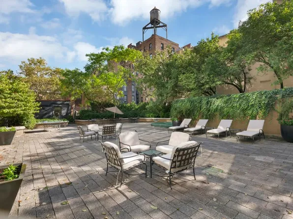 2000 Broadway image 17 of 20