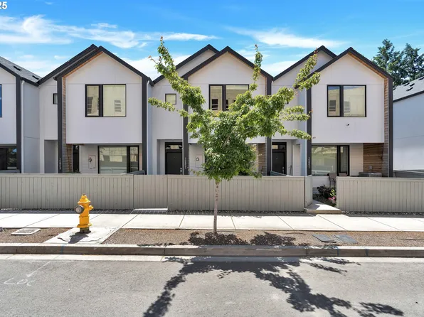 12025 SE 5th St, Vancouver, WA 98683