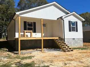 594 Lawrence St, Etowah, TN 37331