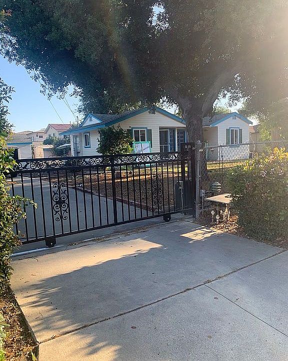 1st image of 1010 El Sur Ave