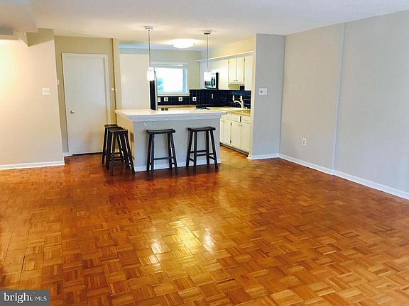5th image of 54 N Bedford St APT C