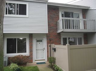 209 J Springmeadow Dr #J, Holbrook, NY 11741