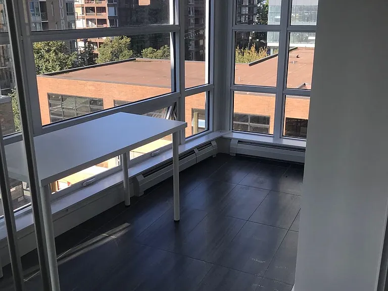 1283 Howe St #810 — Photo 11