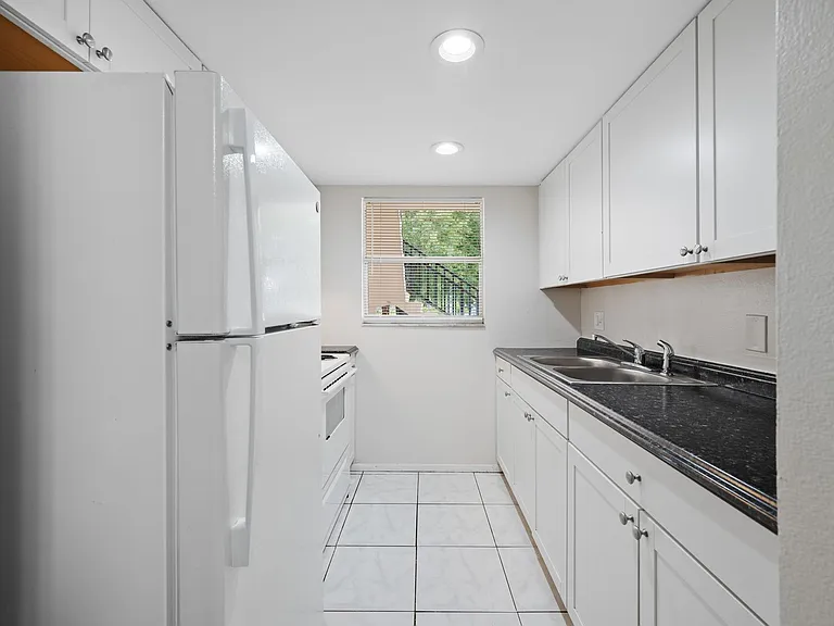 1767 Leo Ln S — Photo 13