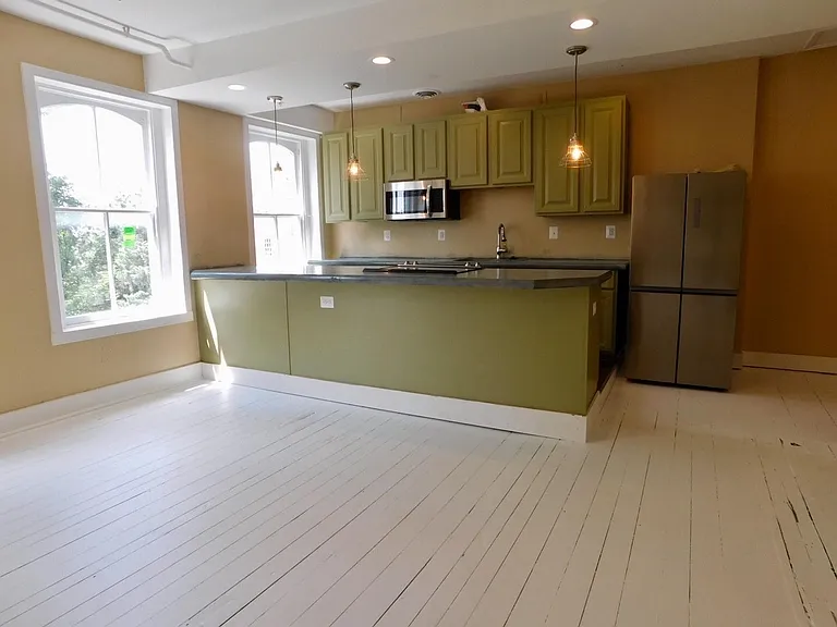 111 E Church St #E — Photo 2