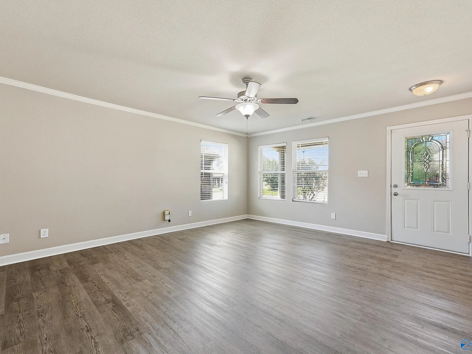 4 bed, 2.5 bath, 2972 sqft, $2,150 — Photo 3