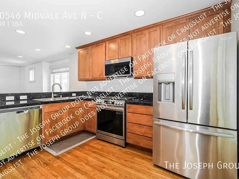 10546 Midvale Ave N #C — Photo 10
