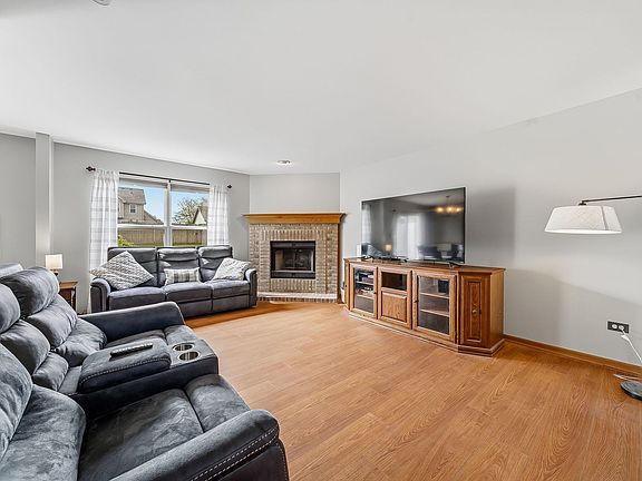 3rd image of 5613 W Von Ave Unit C