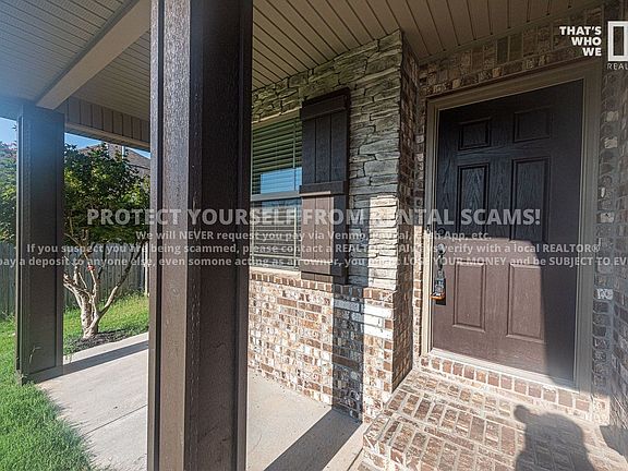 3rd image of 2893 N Seneca Ave