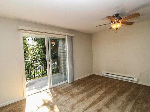 5th image of 11303 NE 128th St APT B101