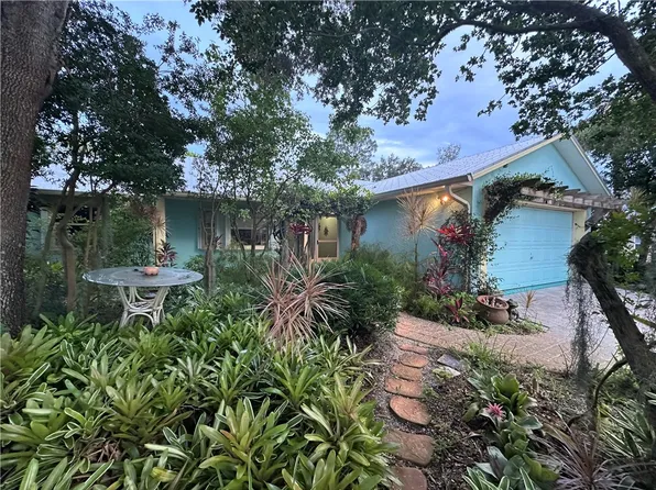 202 Joy Haven Dr, Sebastian, FL 32958