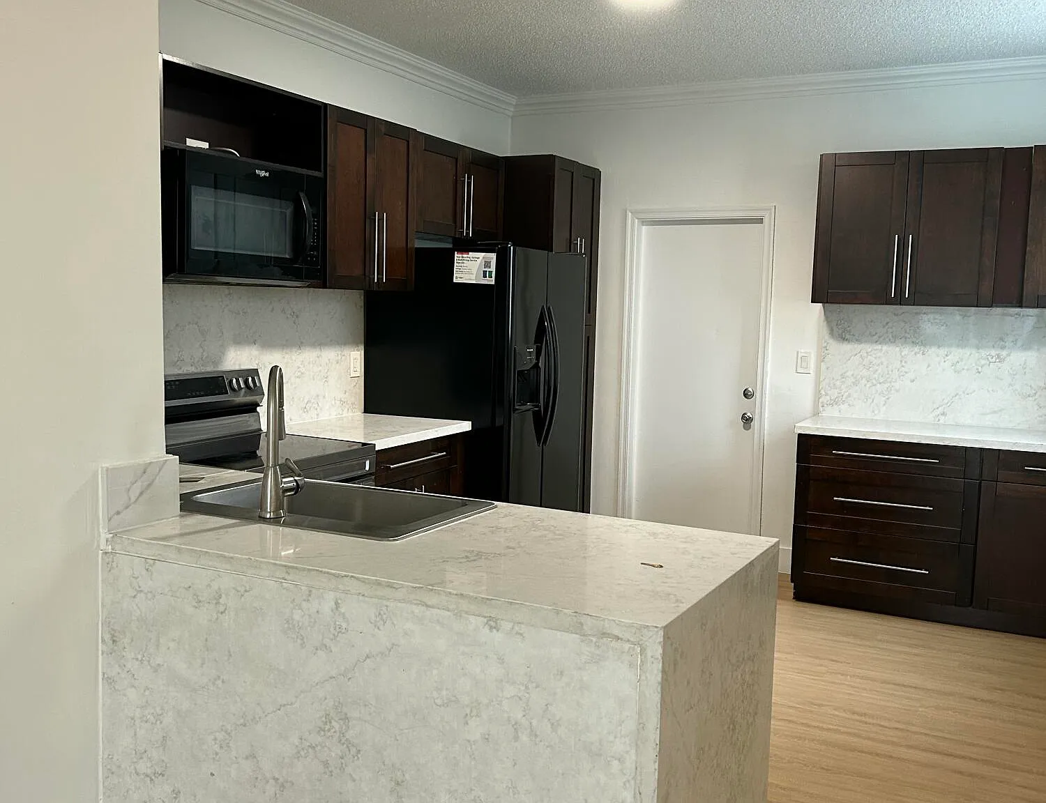 3 bed, 2.5 bath, 1443 sqft, $3,450 — Photo 4